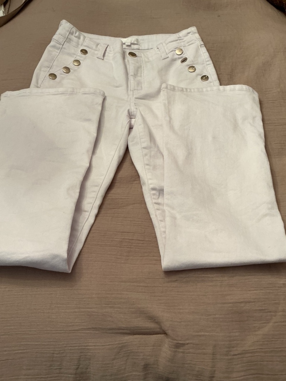 1822 White High-Rise Jeans with Gold Button Detail
